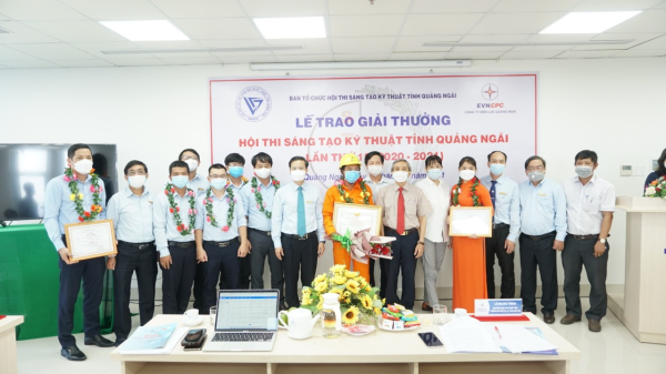 Trao giải thưởng Hội thi Sáng tạo Kỹ thuật tỉnh lần thứ 12 (2020-2021) tại Công ty Điện lực Quảng Ngãi