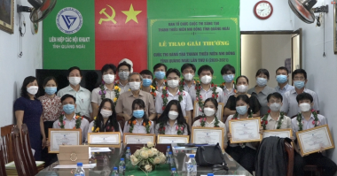 Trao giải thưởng Cuộc thi Sáng tạo Thanh Thiếu niên Nhi đồng tỉnh lần thứ 6 (2020-2021) cho các em học sinh tại Thành phố Quảng Ngãi, huyện Tư Nghĩa và Sơn Tịnh