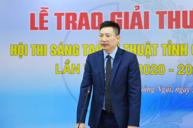 Trao giải thưởng Hội thi Sáng tạo Kỹ thuật tỉnh lần thứ 12 (2020-2021) tại Công ty Cổ phần Lọc Hóa dầu Bình Sơn