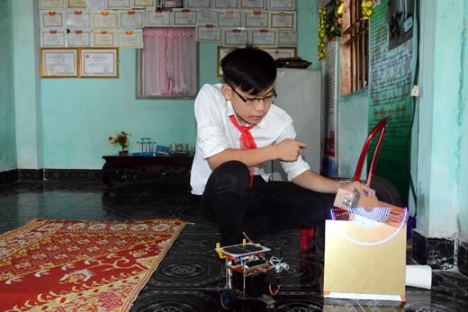 "Cậu bé vàng" của những sáng chế